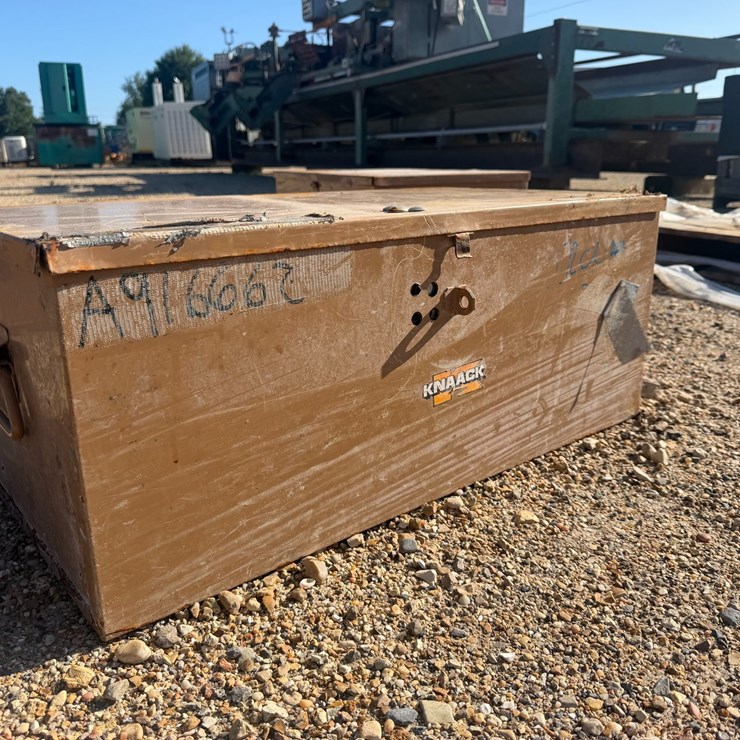 #3508 • KNAACK TOOL BOX