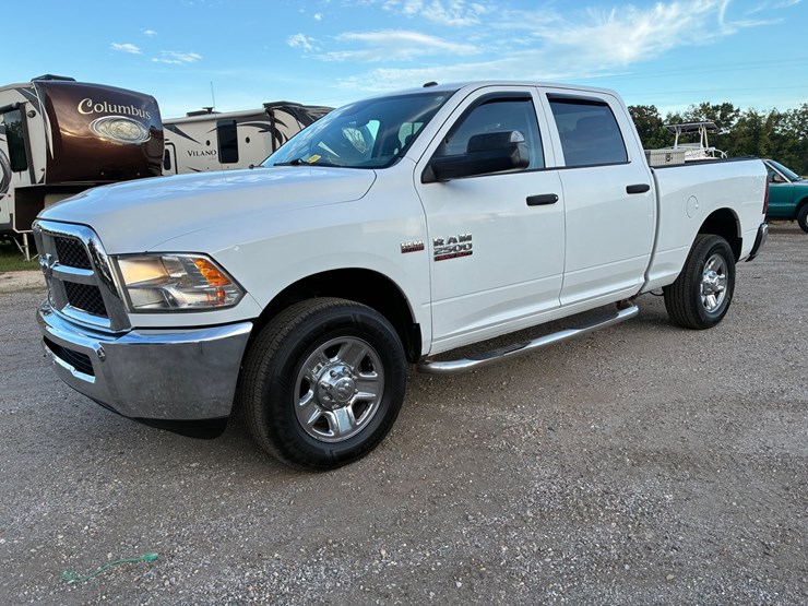 2015-dodge-ram-2500-image-3