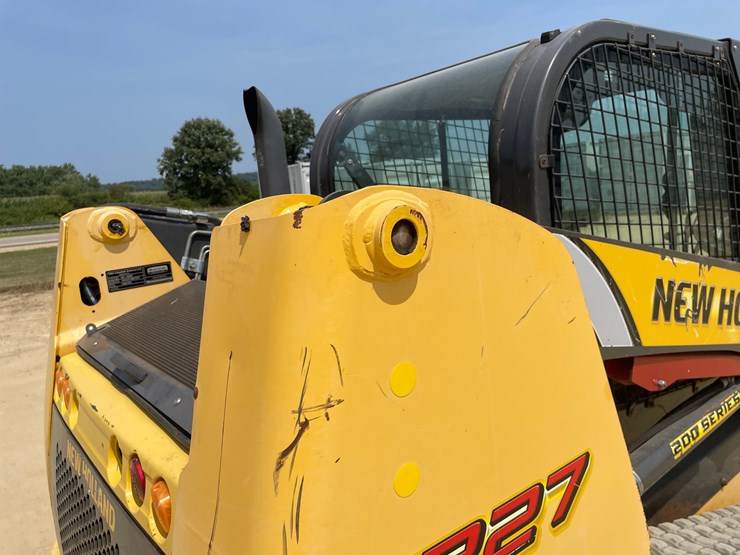 2016-new-holland-c227-image-21