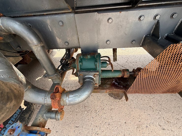 2019-peterbilt-389-image-19
