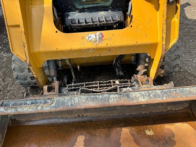 2023-caterpillar-259d3-image-11