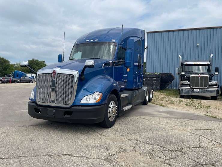 2020-kenworth-t680-image-1