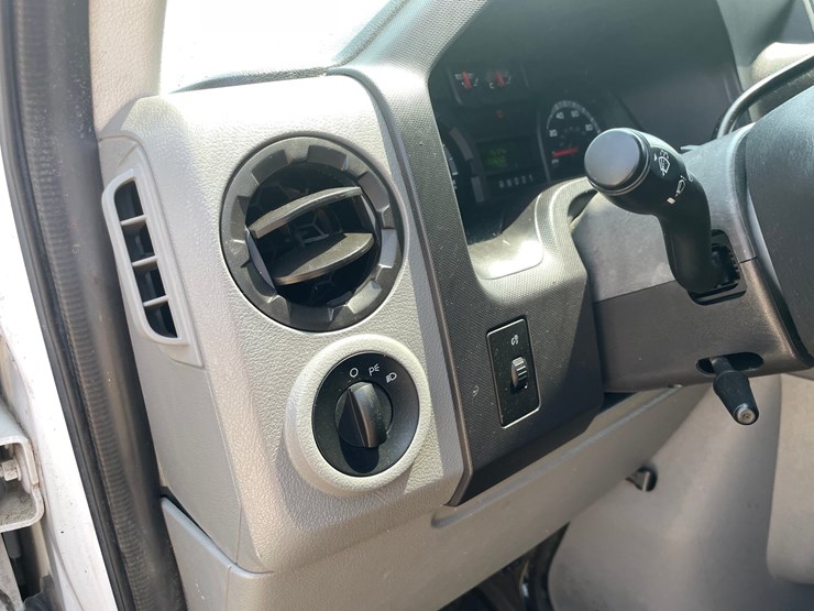 2009-ford-e350-image-52