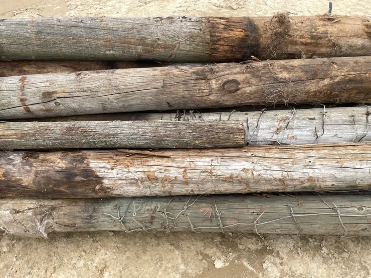 #3615-•-bundle-of-used-round-posts-image-7