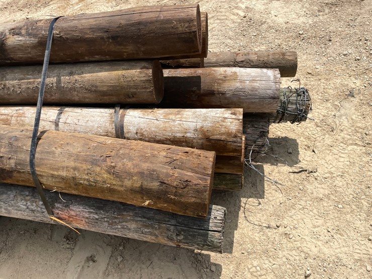 #3617-•-bundle-of-used-round-posts-image-6