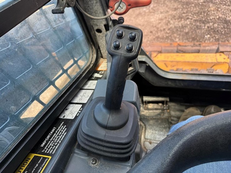 2023-deere-333g-image-26
