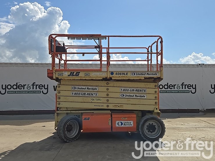 2017-jlg-4069le-image-2