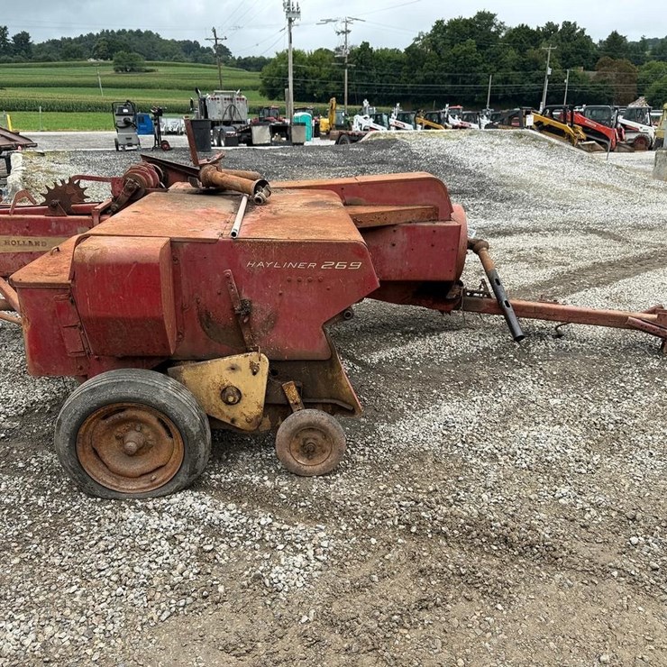 NEW HOLLAND 269