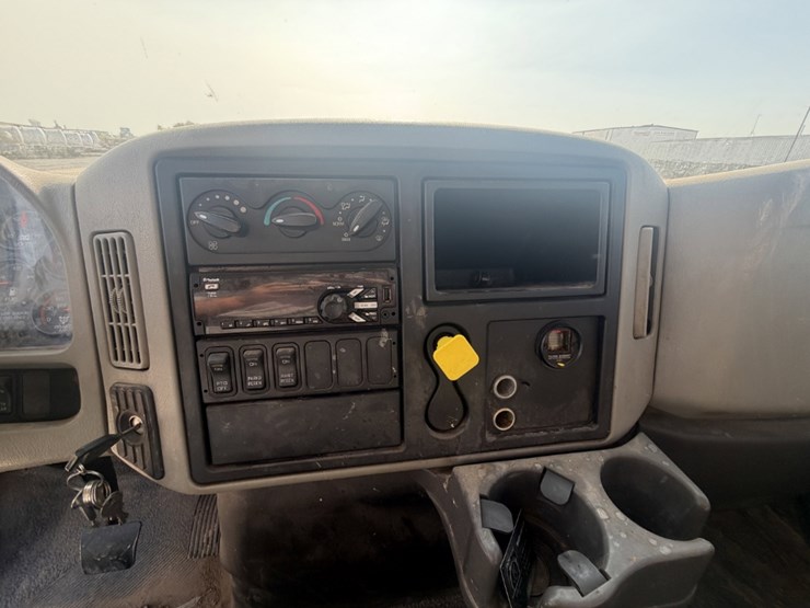 2018-international-durastar-4300-image-14