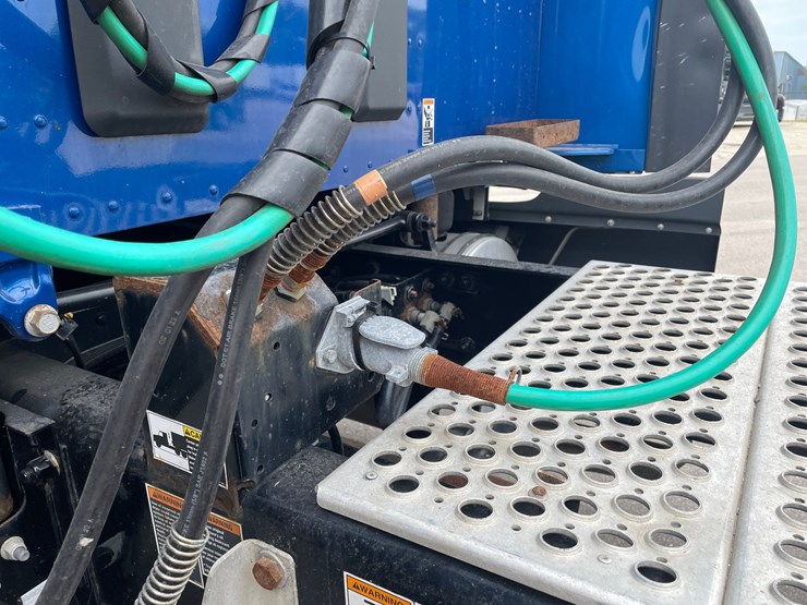 2020-kenworth-t680-image-13