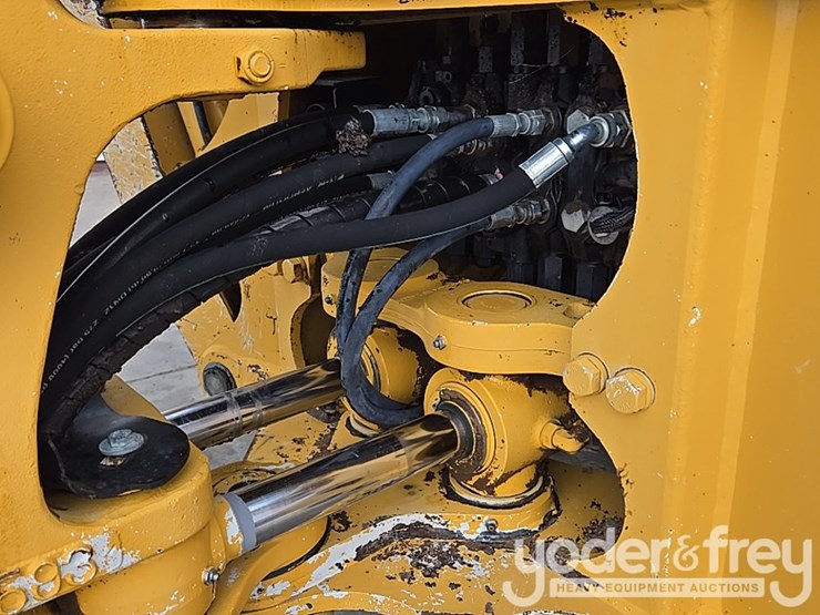 2014-deere-310sk-image-35