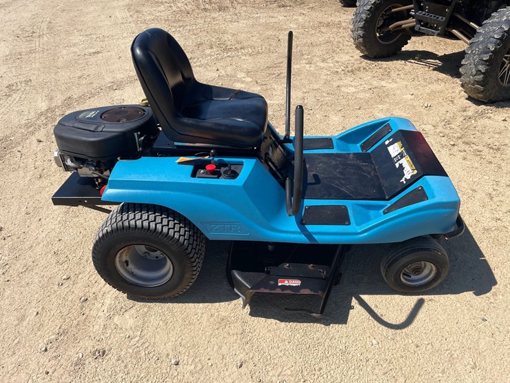 #1228-•-dixon-ztr-42"-zero-turn-lawnmower-image-4