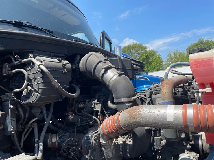 2019-kenworth-t680-image-34