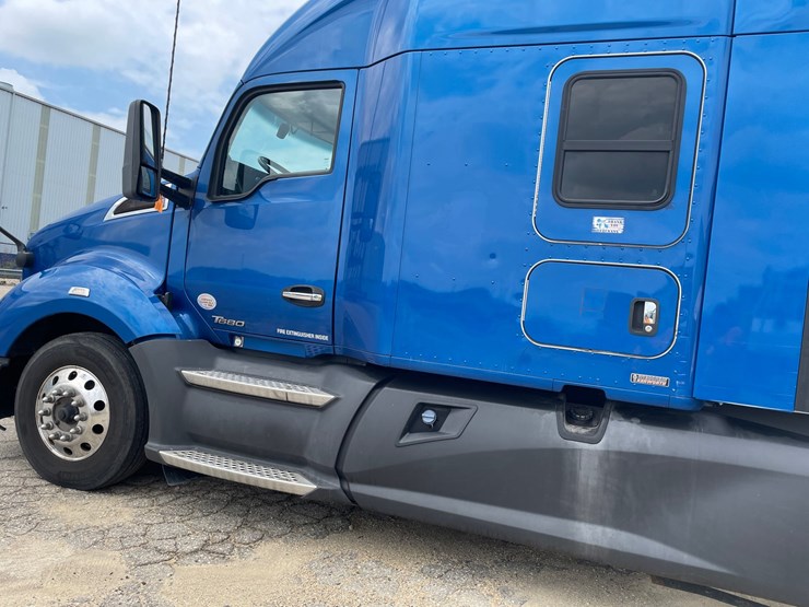 2022-kenworth-t680-image-7
