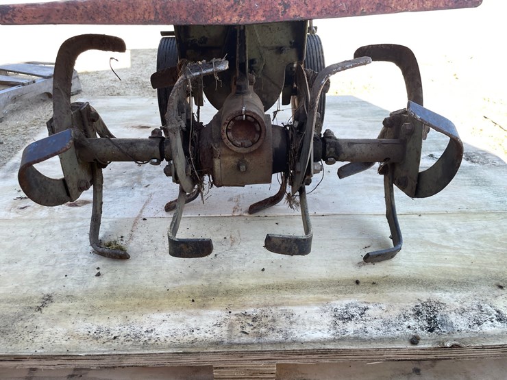 #3589-•-gilson-brothers-co.-tiller-image-18