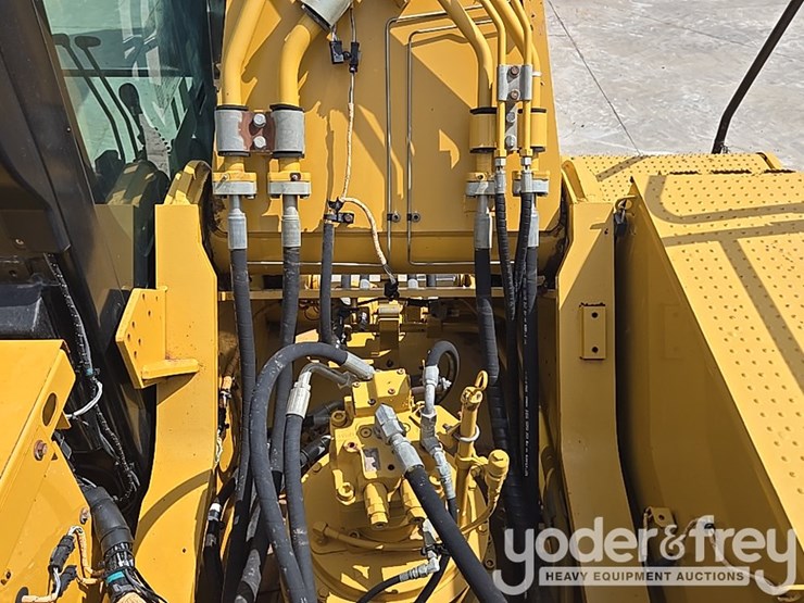 2019-caterpillar-336-image-50