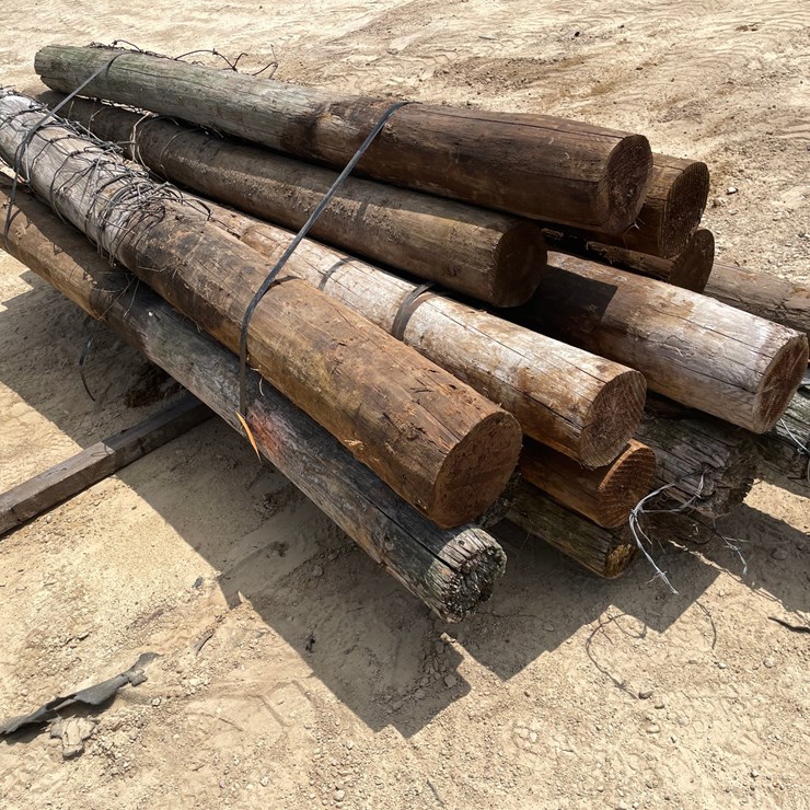 #3617 • Bundle of Used Round Posts