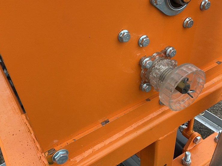 caterpillar-12-image-3