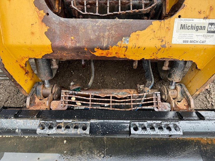 2019-caterpillar-259d-image-10