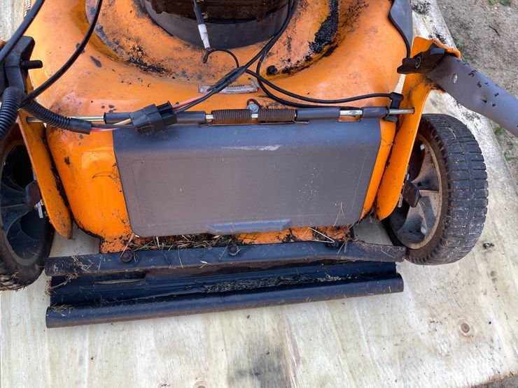 #3587-•-yard-king-performance-push-mower-image-11