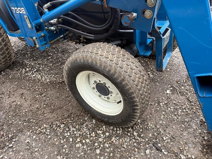 new-holland-tc25d-image-11