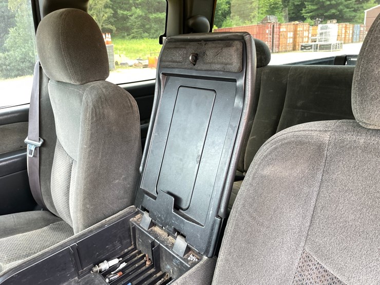 2003-chevrolet-silverado-2500hd-image-87