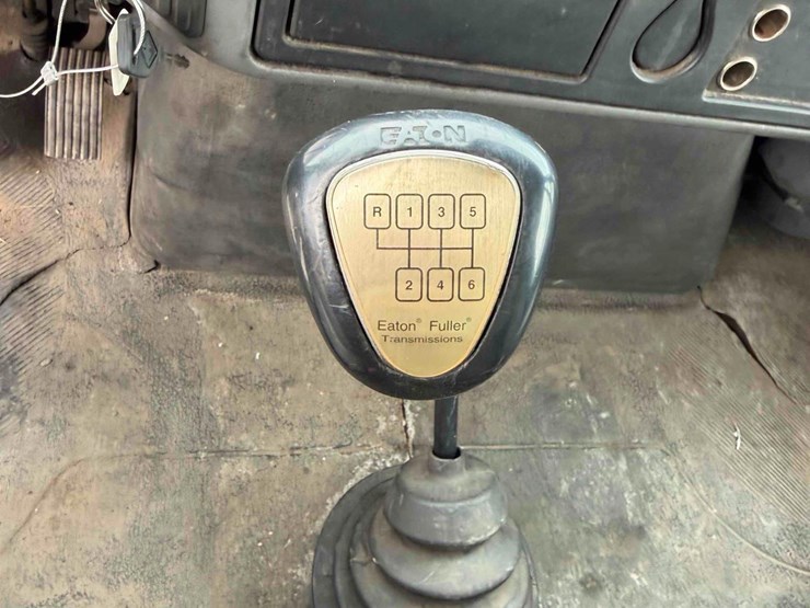 2007-international-durastar-4300-image-22