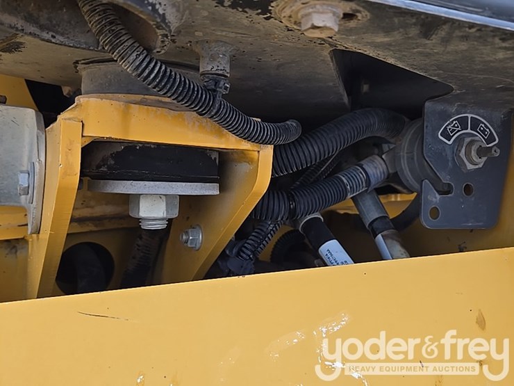2014-deere-310sk-image-18