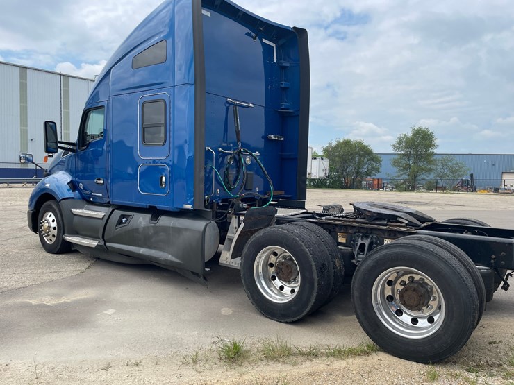 2020-kenworth-t680-image-7