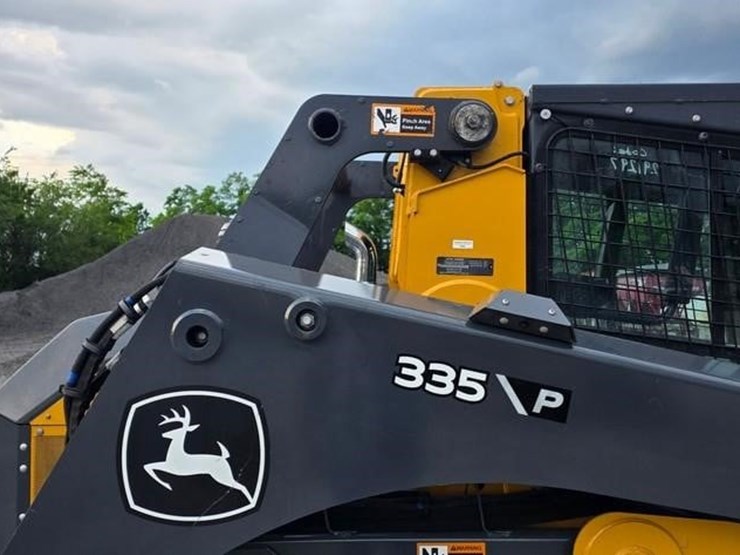 2025-deere-335-p-tier-image-16