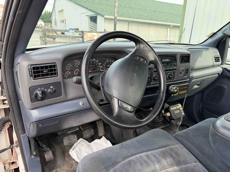 2000-ford-f550-image-30