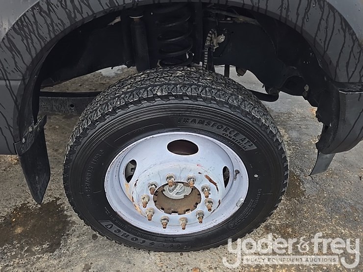 2017-ford-f550-image-11