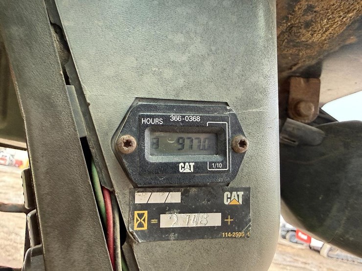 2004-caterpillar-247b-image-25