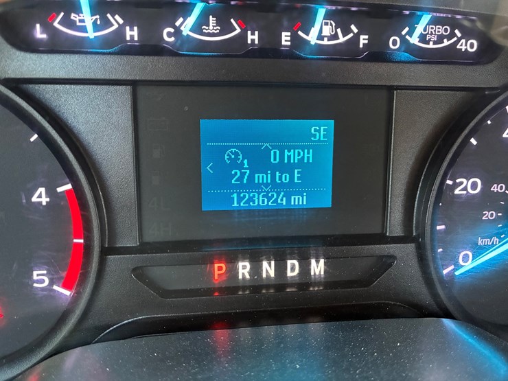 2022-ford-f550-xl-image-10