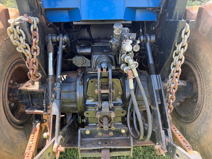 2014-new-holland-t5.120-image-4