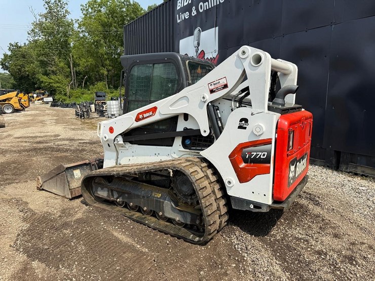 2023-bobcat-t770-image-2