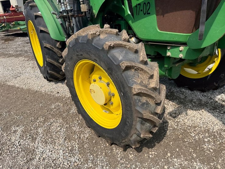 2016-john-deere-5055e-image-11
