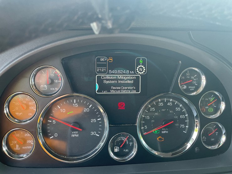 2020-kenworth-t680-image-18