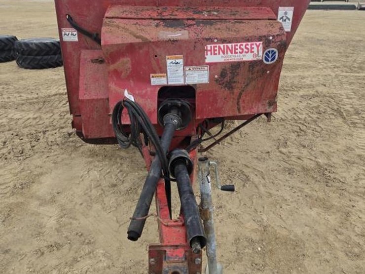 new-holland-3110-image-2