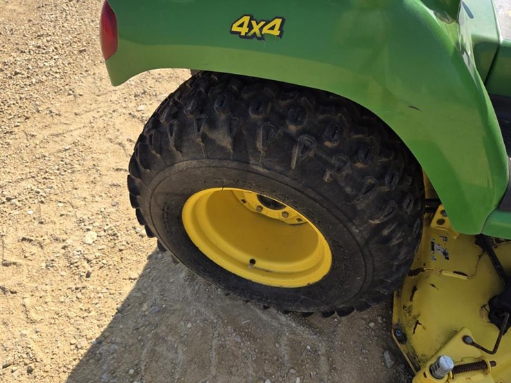 john-deere-x585-image-12