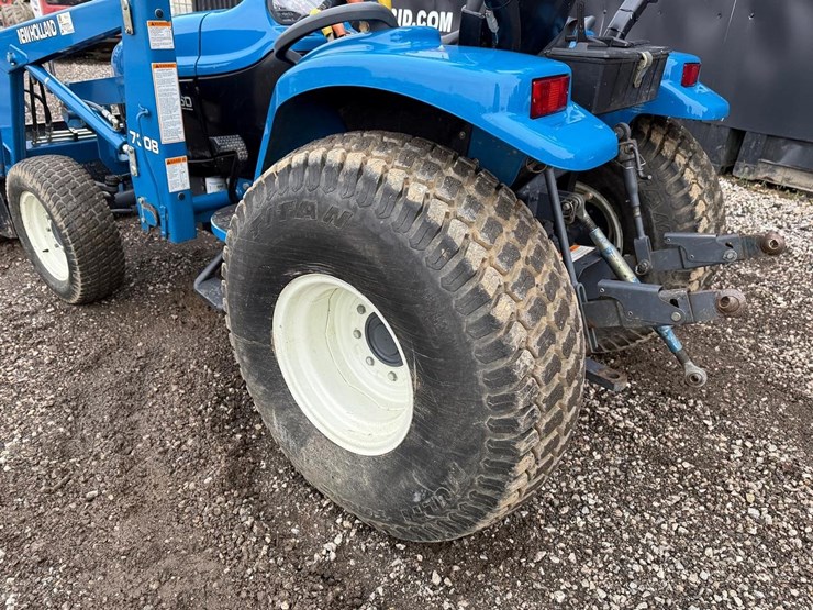 new-holland-tc25d-image-18