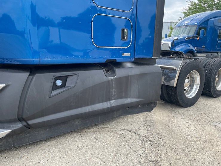 2022-kenworth-t680-image-11
