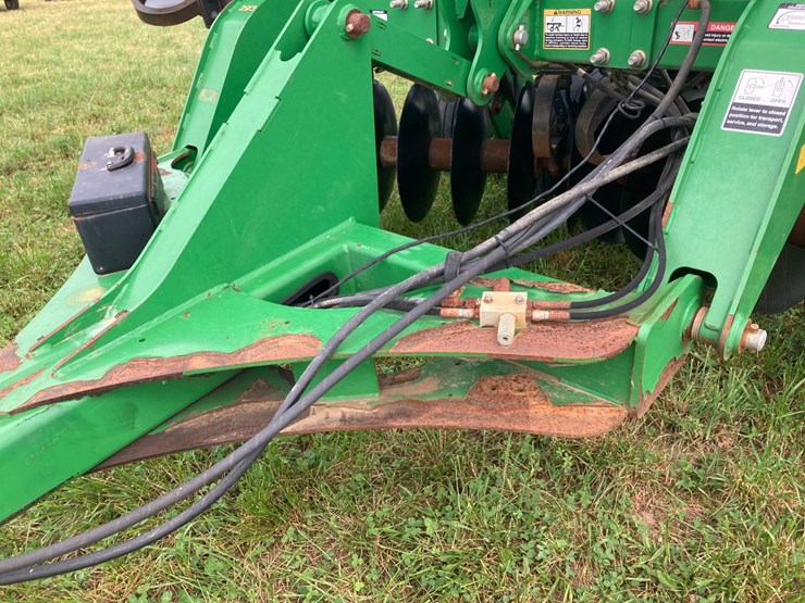 2015-john-deere-2620-image-17