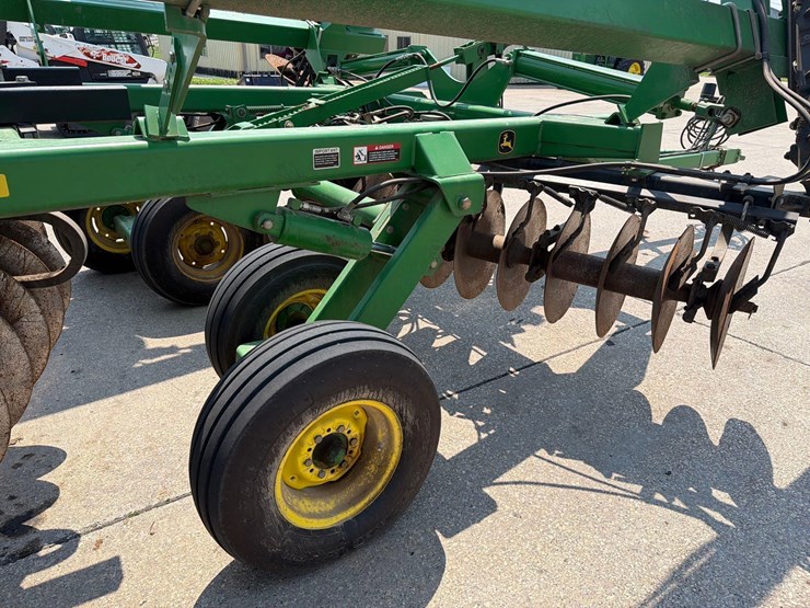 john-deere-637-image-30