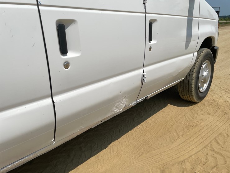 2009-ford-e350-image-29