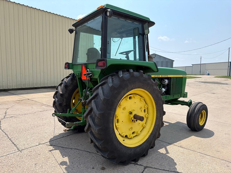 john-deere-4030-image-4