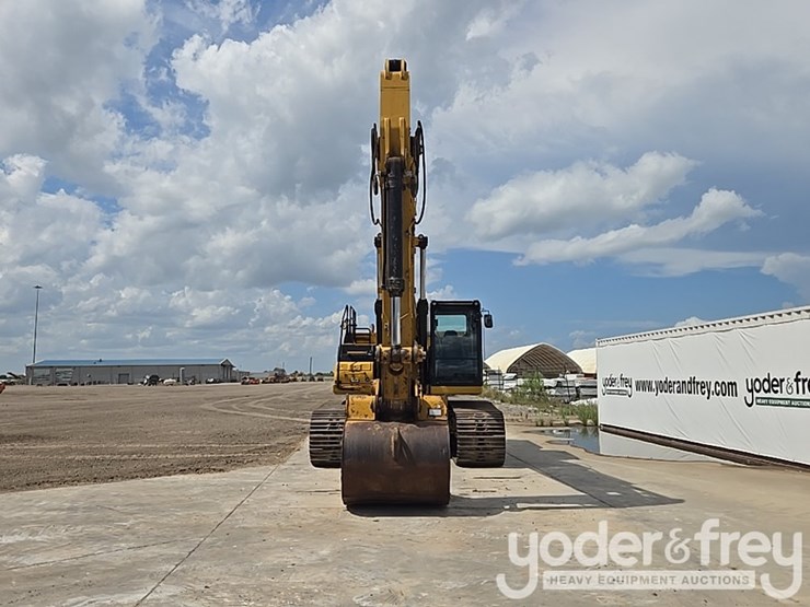 2019-caterpillar-336-image-8