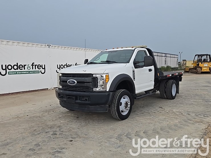 2017-ford-f550-image-1
