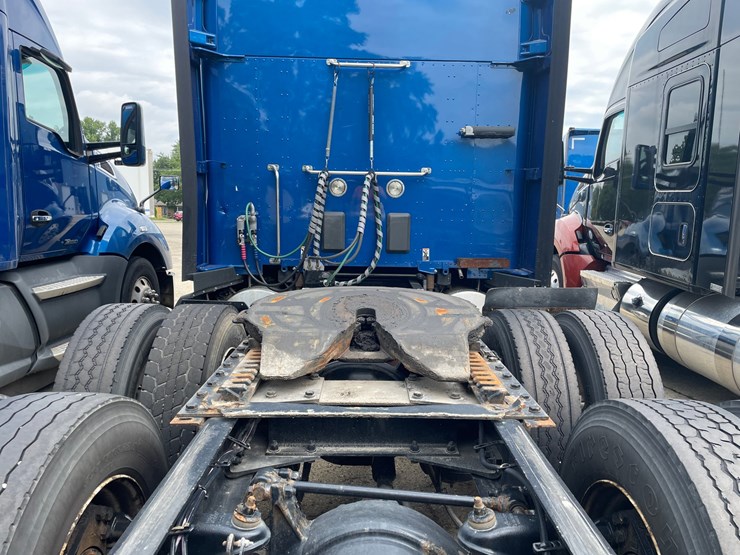 2020-kenworth-t680-image-9