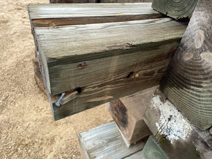 #3643-•-bundle-of-used-guard-rail-posts-image-7
